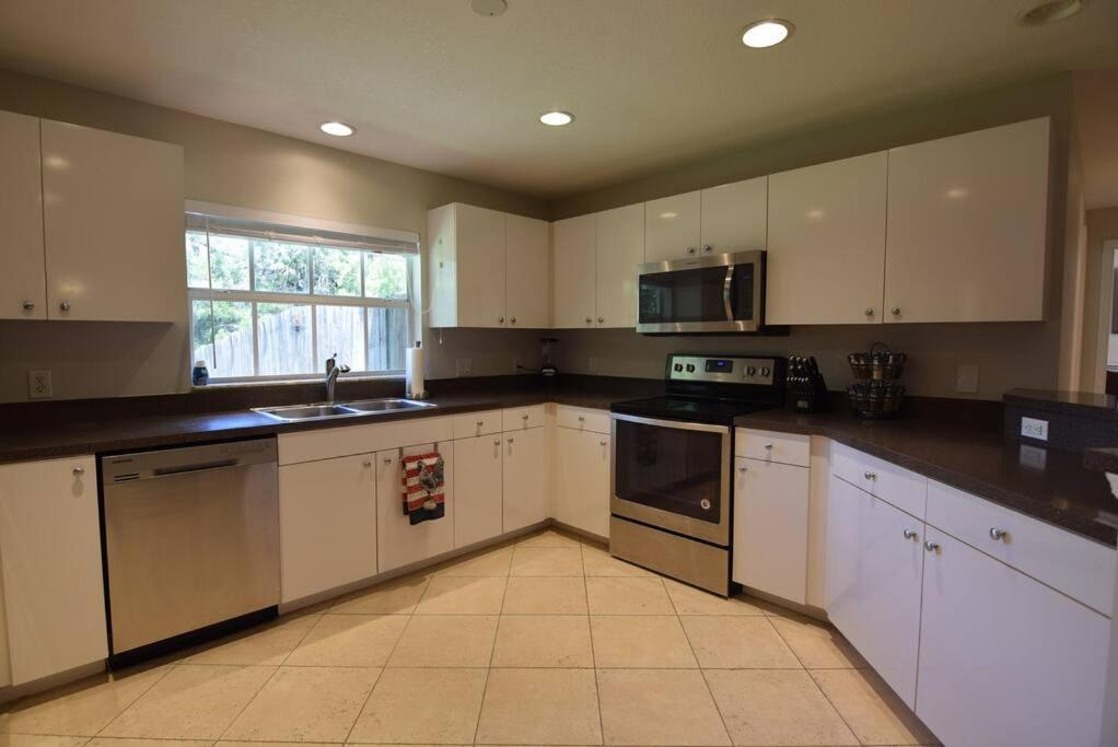 Hébergement de vacances Bernice 3bd2bth With Heated Pool Near Siesta Key! *